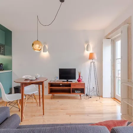 Charming Studio, Ideal For Smaller Groups * Porto